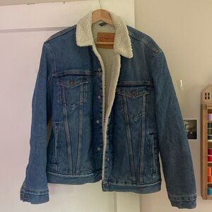 Levi’s blue denim Sherpa jacket M